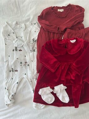 Bundle of 3 Baby Girl Christmas Holiday Outfits Dress and Pajamas 0-3 Months
